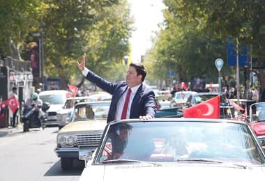 Kadıköy Sokaklarında Zafer Bayramı Coşkusu 
