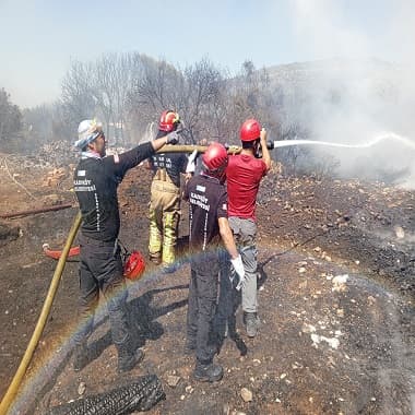 Kadıköy’den Yola Çıkan İkinci Ekipler Yangın Bölgesine Ulaştı