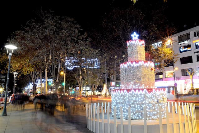 Kadıköy Yeni Yıla Işıl Işıl Giriyor